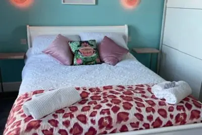 Image de \"The Parlour\" Seafront Apartment