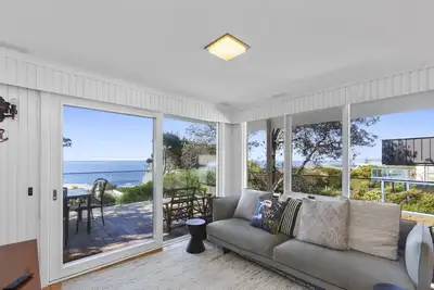 Surf's Up - Ocean views & outside firepit