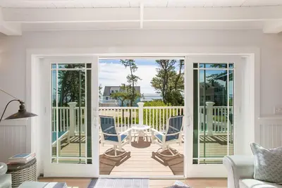 Image de Lovely Beach house in Grb - Heated pool!