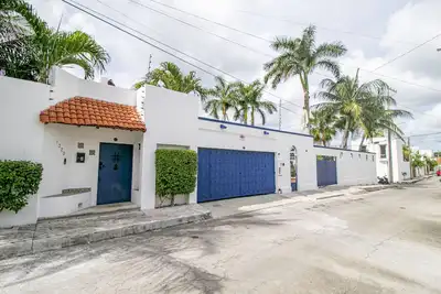 Image de Private Resort with Amazing Pool and Gardens