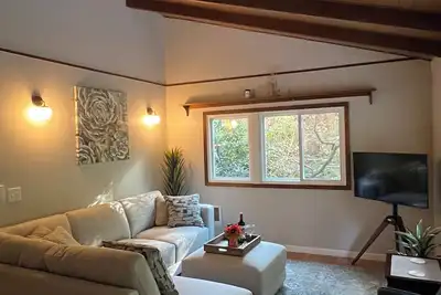 Image de Charming Geneva Bungalow