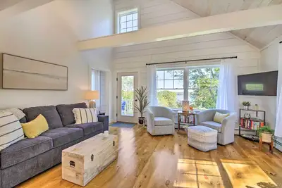 Image de Sunny Stockton Springs Home < 1 Mi to Beach!