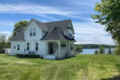 Image de Cottage on Friar's Bay