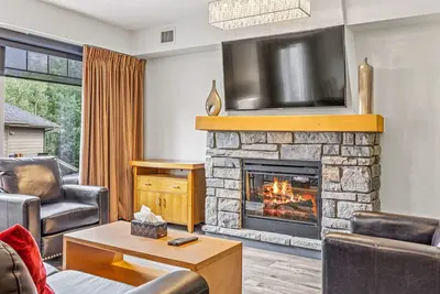 Image de Gateway to the Rockies! Spacious 3bdrm Suite Canmore/Banff mountain view
