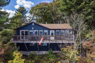 Image de Private, 4 season lakehouse with incredible views!