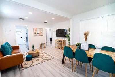 Image de Homey Cozy Newly Renovated Stylish&chic