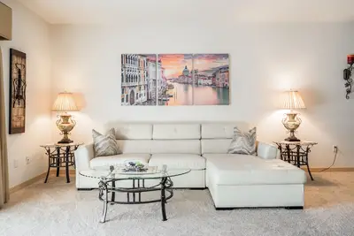 Image de The Casa Veneto - Lock-off Connecting Golf Condo and Suite near Shows