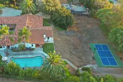 Image de Pickleball Paradise: Retreat with Poolside Bliss!