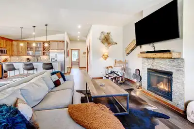 Image de Luxury Condo G301 I Private Hot Tub I Great Views I Arcade I Discounted Attractions