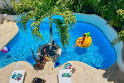 Image de Beach Villa Esmeralda with private Pool, Bbq andMaid