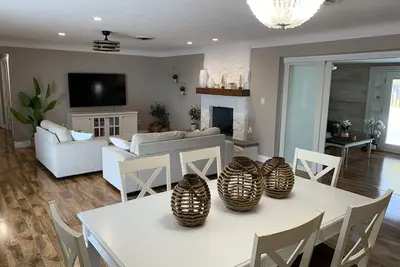 Image de Quiet getaway-Beach house with a pool