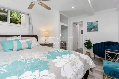 Image de Cozy Home Downtown, 2 Bed 1 Bath - Free Parking