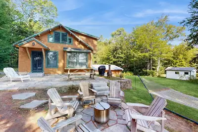 Image de Belgrade Lakes getaway with private swim dock, outdoor living, & canoe/kayaks