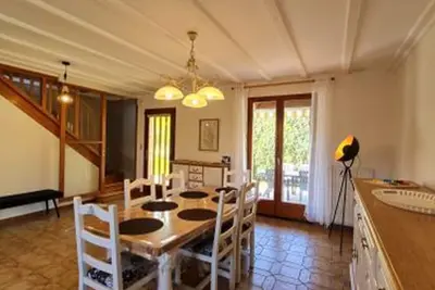 Image de Chalet rénové avec jardin, terrasse, équipement fitness et proche centre-ville