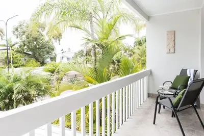 Noosa Pde Apartment - Aloha - great location and style, walk to beach