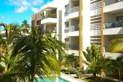 Image de Contemporary 2 Bedroom Condo 1 Minute Walk To Beach