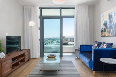 Image de Modern Comfort in 2-Bed Apartment | Century City