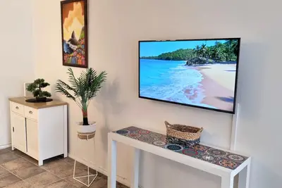 Image de ♥ Family and renovated apartment steps from the beach ♥