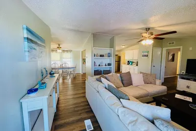 Image de \"Beach Break\" less than 10 minutes from Lake Texoma and Choctaw Casino