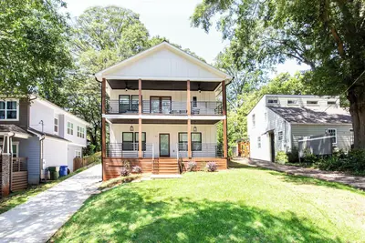 Image de Stylish & Modern New Home Downtown Atlanta