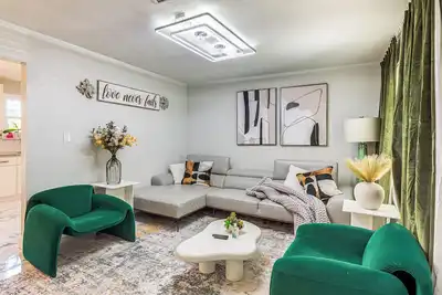 Image de 4 Mi to At&T Stadium: Modern Home w/ Fenced Yard