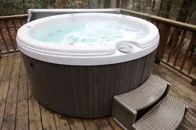 Image de Hounds Retreat Pet Friendly, Wood Fireplace, HotTub, WiFi, Decks