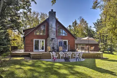 Image de Elcho Escape w/ Private Dock on Post Lake!