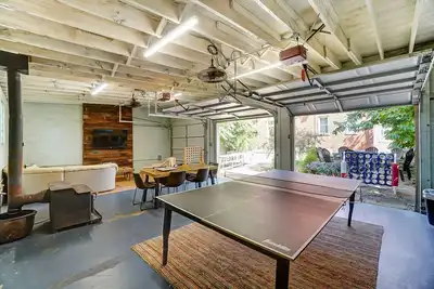 Image de Convenient Cincy Boho Large Group Vacation Rental