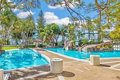 Image de Gold Coast Calypso Plaza Suites, Premium 2 bedroom Unit Coolangatta beach!