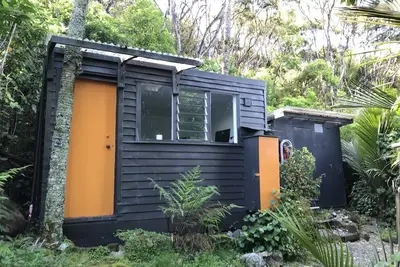 Image de Cabins in the bush. Sea views and abundant native bird life.