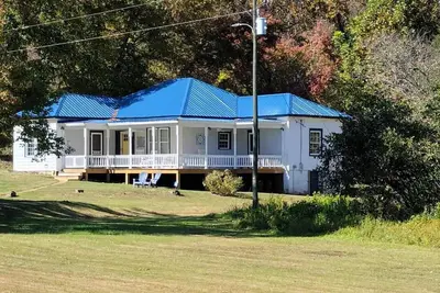 Image de Historic Bungalow 30 minutes from Wintergreen