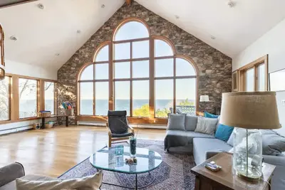 Image de 3 bed, 3 full bath, beachfront, Amazing views, fireplace
