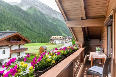 Image de \"Haus Alpenheim Apartment 1\" avec vue sur les montagnes, balcon et Wi-Fi.