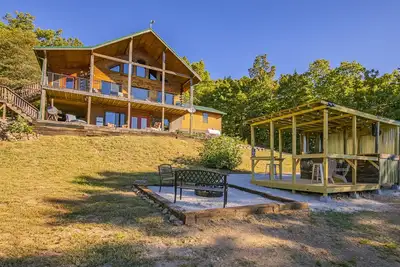 Image de Timber Lodge - 4 Bedroom Log Cabin retreat near the Buffalo River