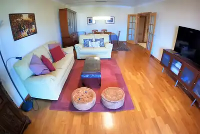 Image de Lisbon, 2-bedroom apartment with balcony in Algés