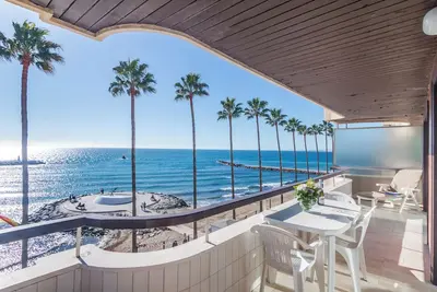 Image de Appartement \"Face à la mer et à la marina\" avec vue sur la mer, Wi-Fi et climatisation