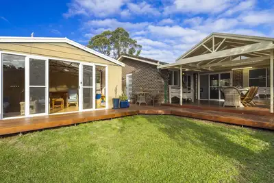 Image de The Mook Summary:<br>Pet