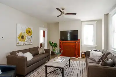 Image de *5 Min to Wvu*Smart Tv*Full Kitchen*W/D