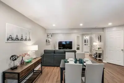 Image de Lovely 1-bedroom rental unit with free parking