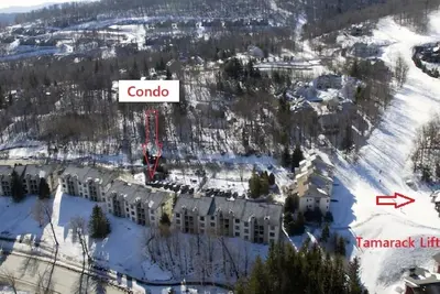 Image de Newly Renovated 2br - walk to lift;  walk to Stratton Village; easy parking