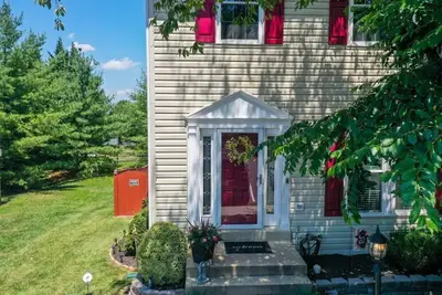 Image de Cheerful 3-Bedroom Townhouse with Indoor Fireplace