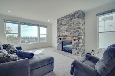 Image de Modern Canton Home: 10 Mi to Lake Allatoona!