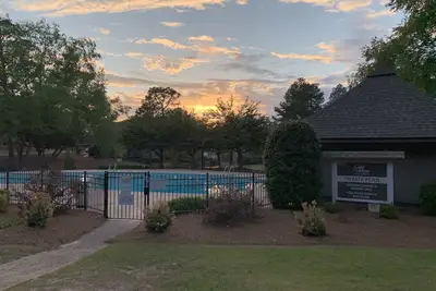 Image de Pinehurst 3br/2b Condo on lake w/seasonal pool, just 1. 5 mi to Pinehurst Resort