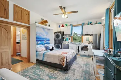 Image de The Starlight Tower Ocean Breeze Suite by RedAwning