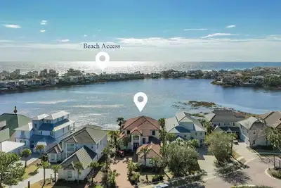 Image de Sea of Dreams. Remodeled Lakefront 4 Bed, Heated Pool, Golf Cart and Bikes!