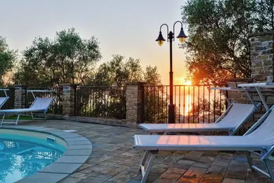 Coratina Apartment with private patio, in the garden and near the pool