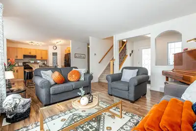Image de Chic&Cozy 3BHome|King Bed|Large Patio|Mins to Wem