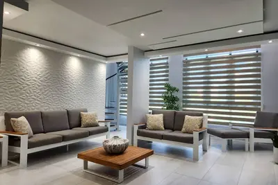 Image de Aquatika Minimalist Penthouse /roof top/ Beach / Pools/ 20 mins to El Yunque