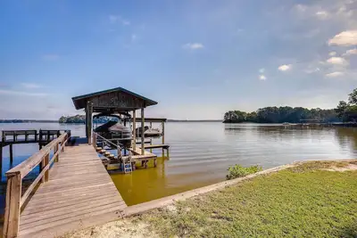Image de 'The Whacky Shack' Family Cabin w/ Fire Pit!
