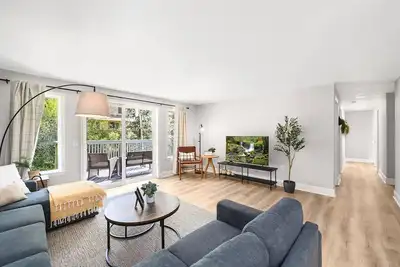 Image de Spacious 3 Br Private Home w/ King Bed in Bothell